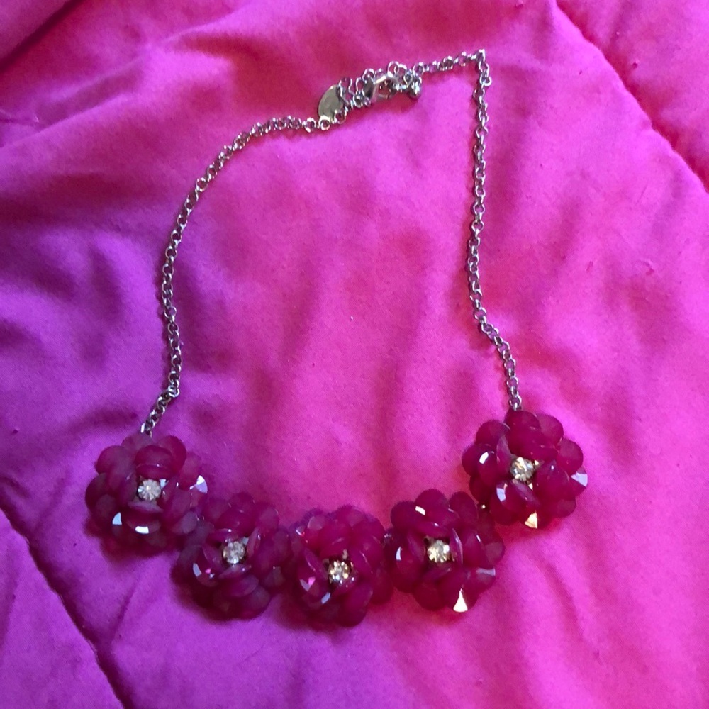 Necklace with chunky flowers